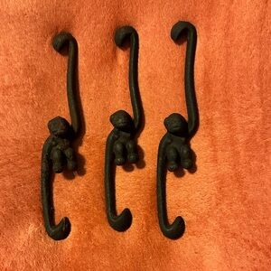 Set of 3 Black Cast Iron Monkey Wall Hooks used fairly hard to find